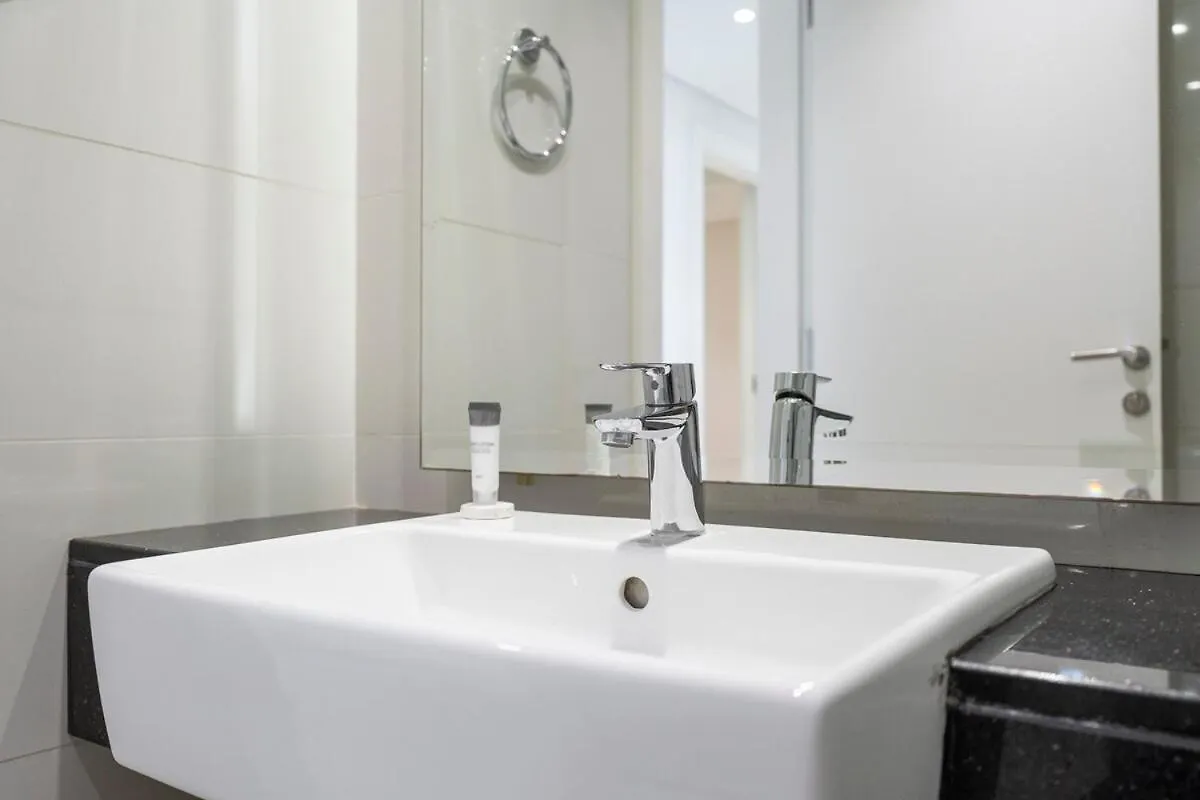 Beautifully Designed 3Br With Canal Views In Business Bay Dubai