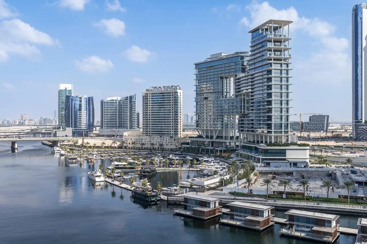 Beautifully Designed 3Br With Canal Views In Business Bay Dubai Apartamento