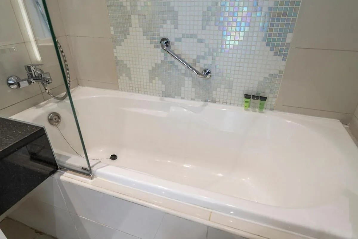 Beautifully Designed 3Br With Canal Views In Business Bay Dubai