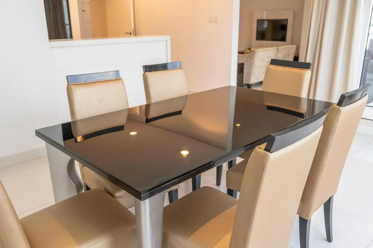 Beautifully Designed 3Br With Canal Views In Business Bay Dubai Apartamento