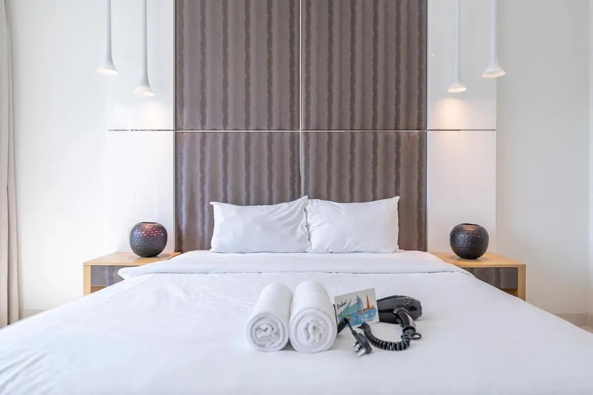 Beautifully Designed 3Br With Canal Views In Business Bay Dubai Apartamento