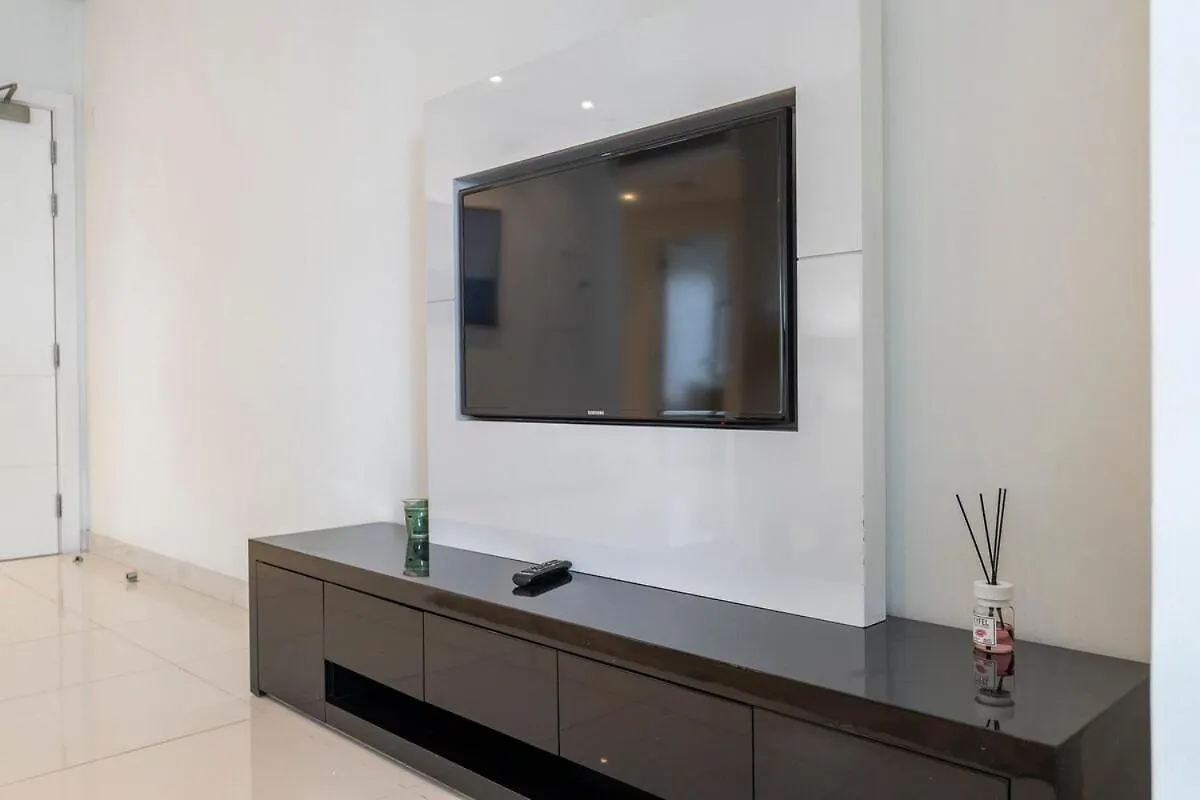Beautifully Designed 3Br With Canal Views In Business Bay Dubai